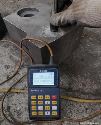 高耐磨的破碎機錘頭多耐磨?專業測硬度設備現場測。